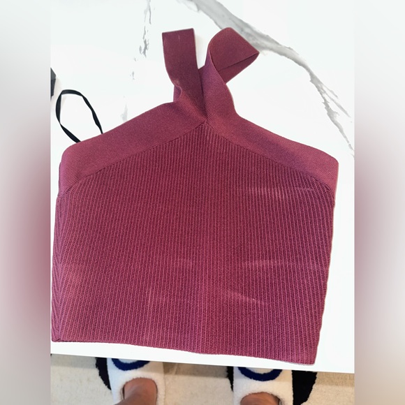 Aritzia, like new, burgundy cross strap top. Babaton size small - Picture 5 of 7
